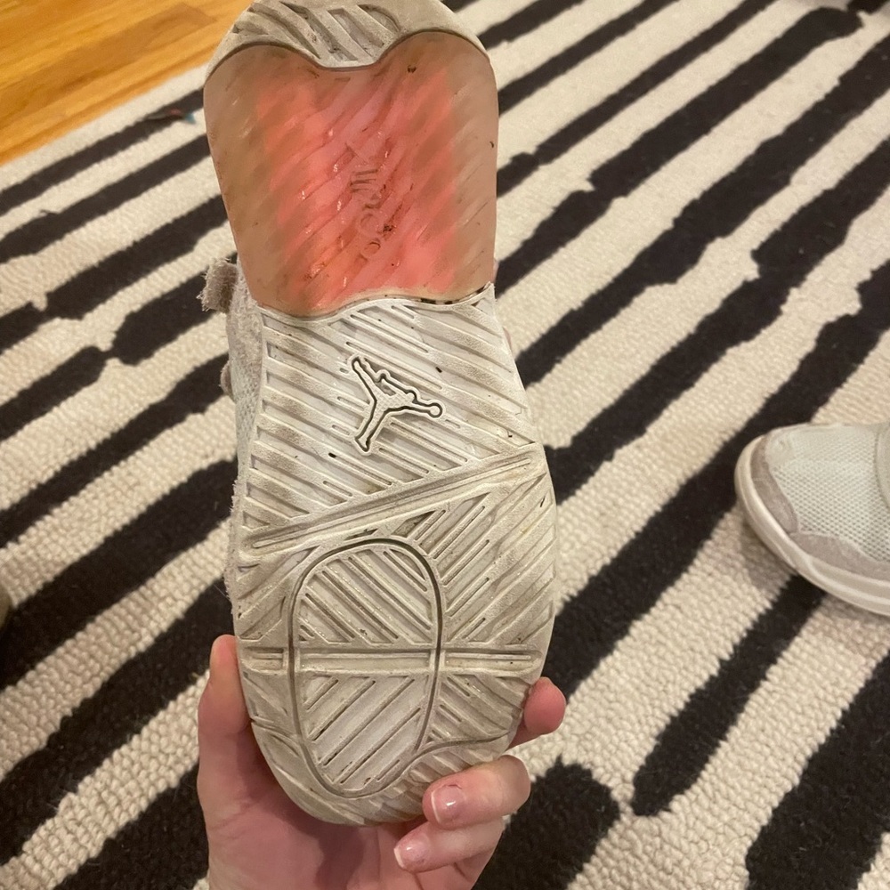 Nike Jordan Sneakers barely worn super comfy pink and grey super cute - Picture 7 of 7